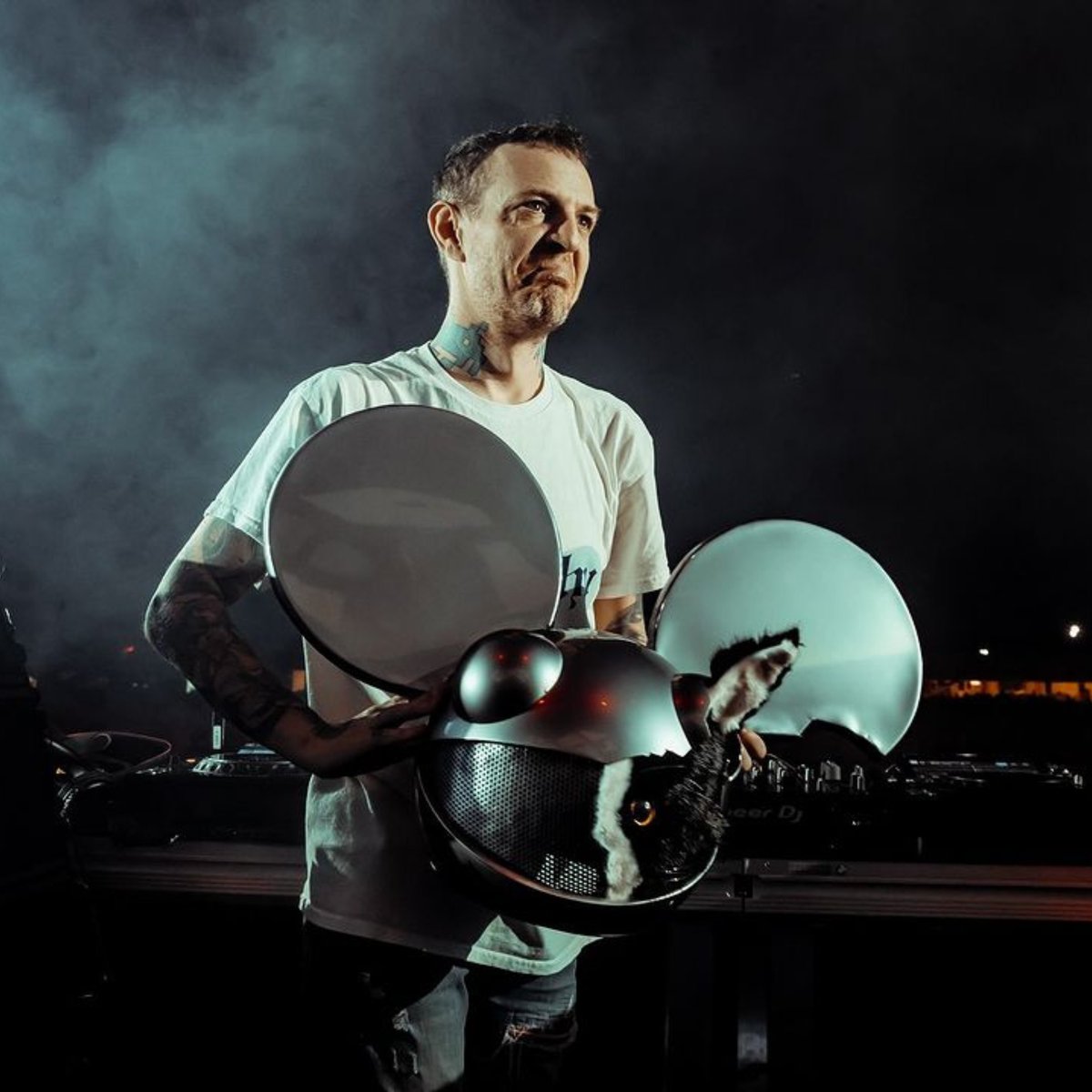 mau5trap's tweet image. one year later. we miss you meowingtons &amp;lt;3   

for meowingtons&apos; memorial we&apos;ll be replaying the mau5 memories all day. r.i.p. Professor Meowingtons Phd, forever in our hearts and in our ears