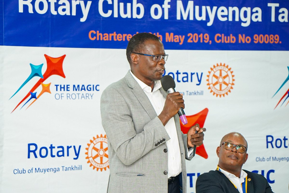 Kigo7LakesGolf's tweet photo. “You must be intentional about what you want to achieve in life. Evaluate your opportunities and take the necessary steps.” _ Rtn. Kasekende Andrew advises Rotaractors at the #PathfindersProgram Kickoff Ceremony.
#Pathfinders #Kigo7Lakes https://t.co/82uLdhLO7o