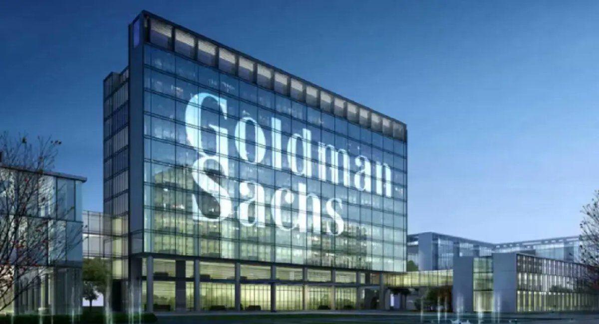 Mision_Verdad's tweet photo. En el contexto de las ventas masivas de las acciones en los principales índices bursátiles el banco de inversiones Goldman Sachs aumentó la probabilidad de que la economía estadounidense entre en recesión en los próximos doce meses. https://t.co/l5fDFF1DHN