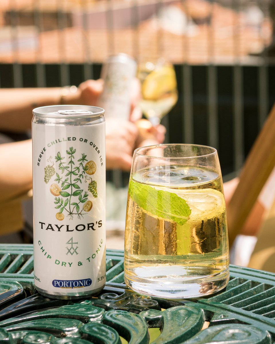 TaylorsPortWine's tweet photo. Admiring the breathtaking views of Porto at Rooftop Flores, sipping on a can of Taylor's Chip Dry and Tonic.
What better way to spend an afternoon?
-
#taylorsportwine #theperfectmix #chipdryandtonic #rooftopflores #porto #portwine #vinhodoporto #readytodrink https://t.co/AQZ6y2B8mp