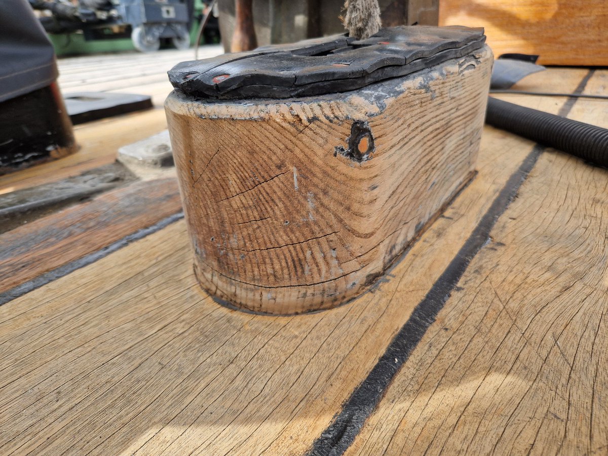 LinxBoatBuilder's tweet image. The blocks for the ship's wheels needed a new coat of paint, so I put the first coat on today, taking advantage of the dry conditions @HpoolQuay. #Shipwright #Boatbuilding #Joinery #Painting #Finishing #Skills #Hartlepool