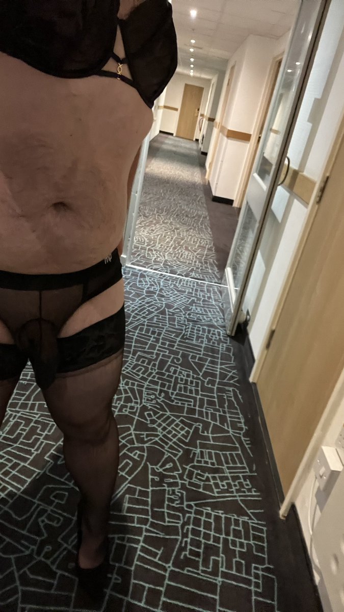 str8instockings's tweet photo. Love spending time in hotels on my own. Gives me a chance to put on my lingerie and go for a stroll in the corridors.
#exhib #hotelflash #lingerie #stockingsandheels #highheels https://t.co/zmt8gGwPX2