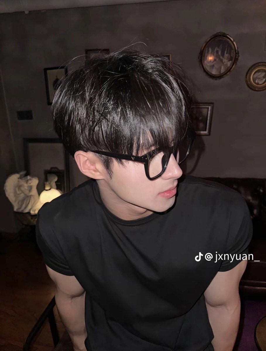 mora_dorara's tweet photo. ericsohn?!?!?!?!? leejaehyunnn?!?!?!?!?!!!!! https://t.co/IxTFMct61t