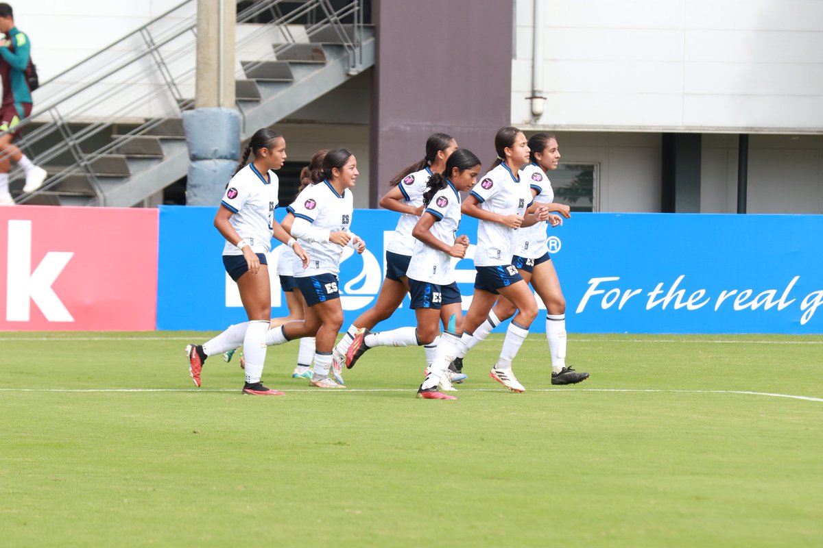 🇸🇻1-0🇵🇷 | 28'min

Celebración del gol de  Maya Buerger

#ElSalvador
#LaSelectaFemeninaSub15