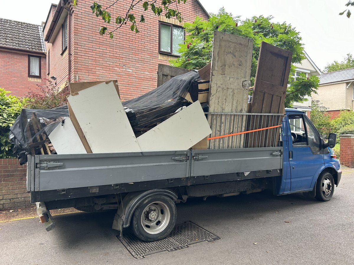 WiltsSpecOps's tweet photo. This one wins the day! Stopped by #RPU, examined by @DVSAEnforcement. Over 1100kg overweight & 20 defects, 6 were immediately prohibitions. Driver #OffToCourt, van #prohibited, off to the #ScrapYardInTheSky #ScrapheapChallange https://t.co/06cNVb7FZ6