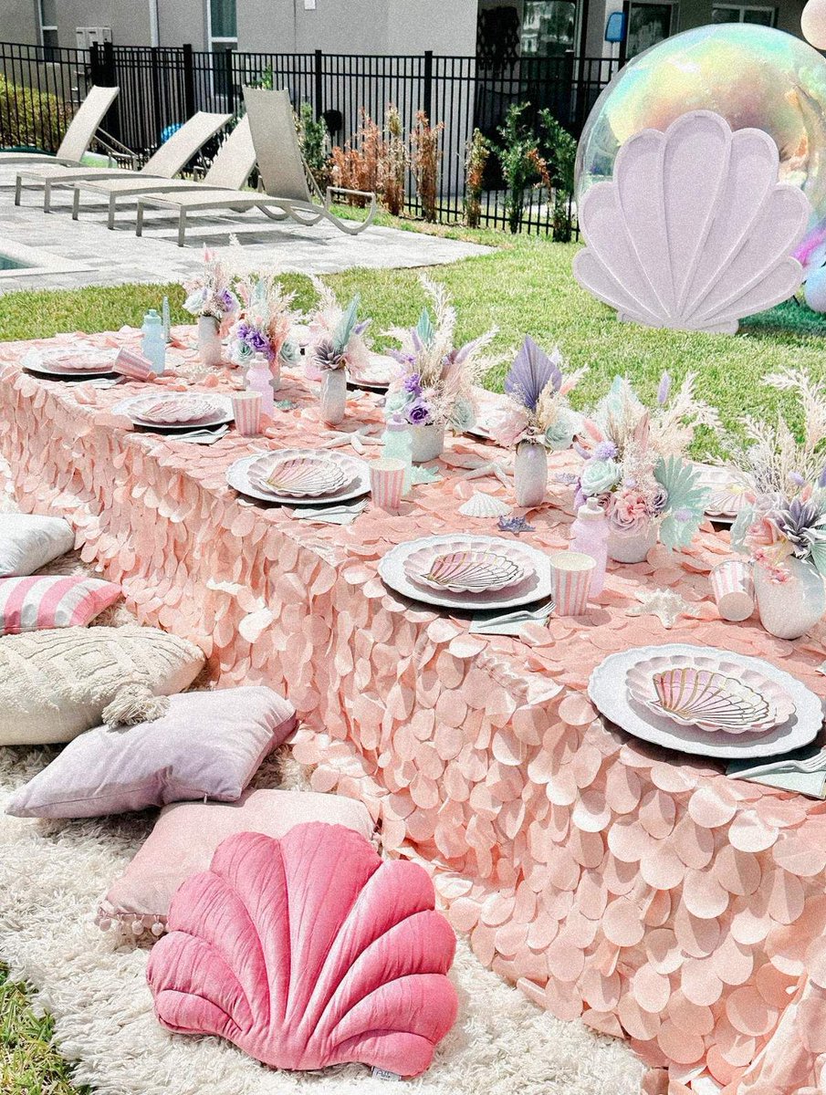 catchmyparty's tweet photo. Take a look at this gorgeous mermaid birthday party! Love the table settings! https://t.co/eojskcZKva #catchmyparty #partyideas #mermaid #mermaidparty #girlbirthdayparty https://t.co/ybjQHDIem1
