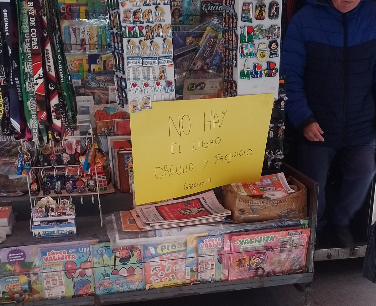 salvatigna_'s tweet image. No sé que pasó con Orgullo y Prejuicio pero parece que le rompieron mucho las bolas a este canillita