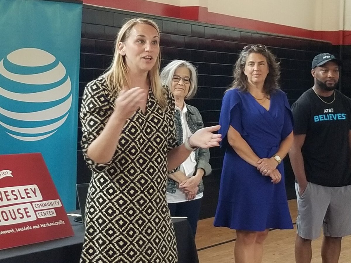 DebbieHelsleyTN's tweet photo. Thank you to nonprofit Human-I-T for donating laptops to 175 Knoxville families! Part were giver through the Wesley House Community Center in Mechanicsville earlier this week.

This gift helps local families’ connectivity, access to information, and expands job opportunities 💻 https://t.co/gXQu341ljB