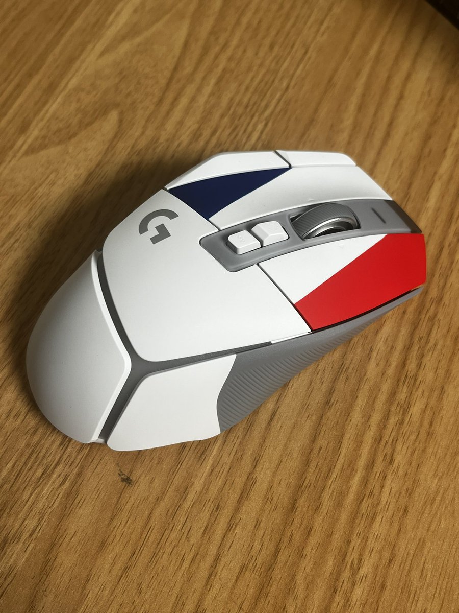 LDLC's tweet image. 🎁 Concours 🎁

Une souris @LogitechGFrance G502X Plus édition 🔵⚪️🔴 à gagner ! 

Pour participer : 

1️⃣ RT ce tweet 
2️⃣ Dis en commentaire combien de médailles la 🇫🇷 aura au total à l’issu de #Paris2024 

TAS le 26 août parmi les bonnes réponses. 🍀 

👉 bit.ly/4dkfo3J