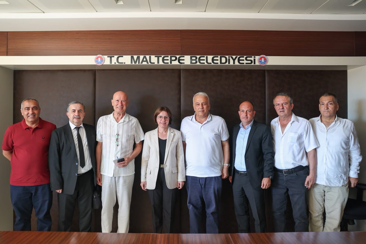 Maltepe Belediye Başkanı,
Mimar Esin Köymen başkanımızı ziyaret ettik,çayını içtik.
Halkçı politikaları için teşekkür ettik,desteğimizi bildirdik.
Güvenimiz tam,her zaman yanındayız.
<a href="/koymenesin/">Esin Köymen</a> <a href="/MP_ZekiCakir/">Mahmut Zeki ÇAKIR</a> <a href="/gozutokozgur/">Özgür Gözütok</a> <a href="/SelamiBakkal/">Selami Bakkal</a> <a href="/bayram_arslan_/">Bayram Arslan</a>