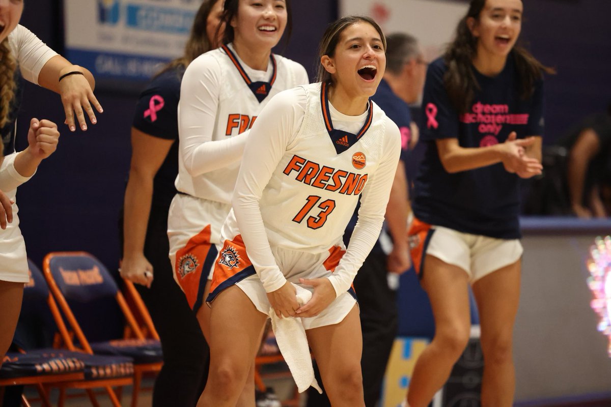 FPUwbb's tweet photo. Happy birthday Joleen. We love you and appreciate your daily mentality and the way you fearlessly and consistently chase a better version of yourself. We are blessed by your passion and your leadership every single day! #DreamChasersOnly https://t.co/EjgFiu0By3