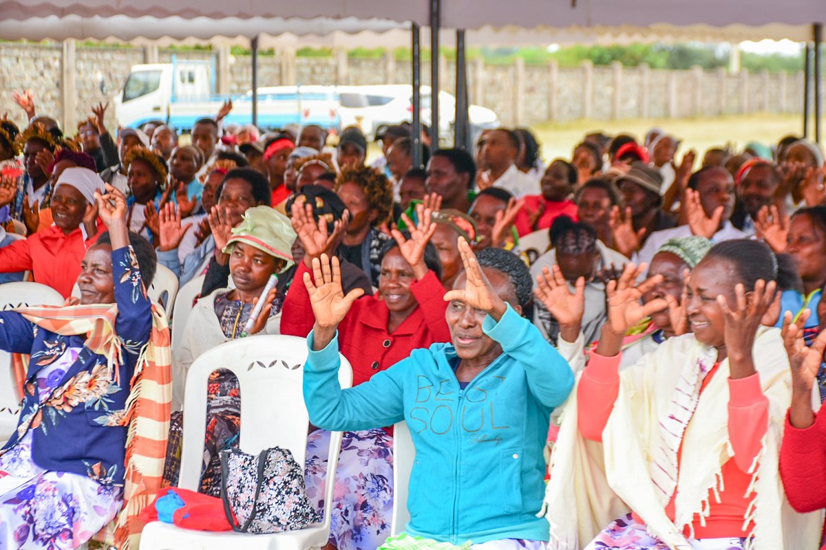 Dir_vetservices's tweet photo. There was active engagement with the community &amp; stakeholders present in the event. 
To commemorate &amp; celebrate the eventful day there was a traditional dance, a cultural heritage. 
#DiseaseControl #EradicatePPR https://t.co/M5P9B9AwrG