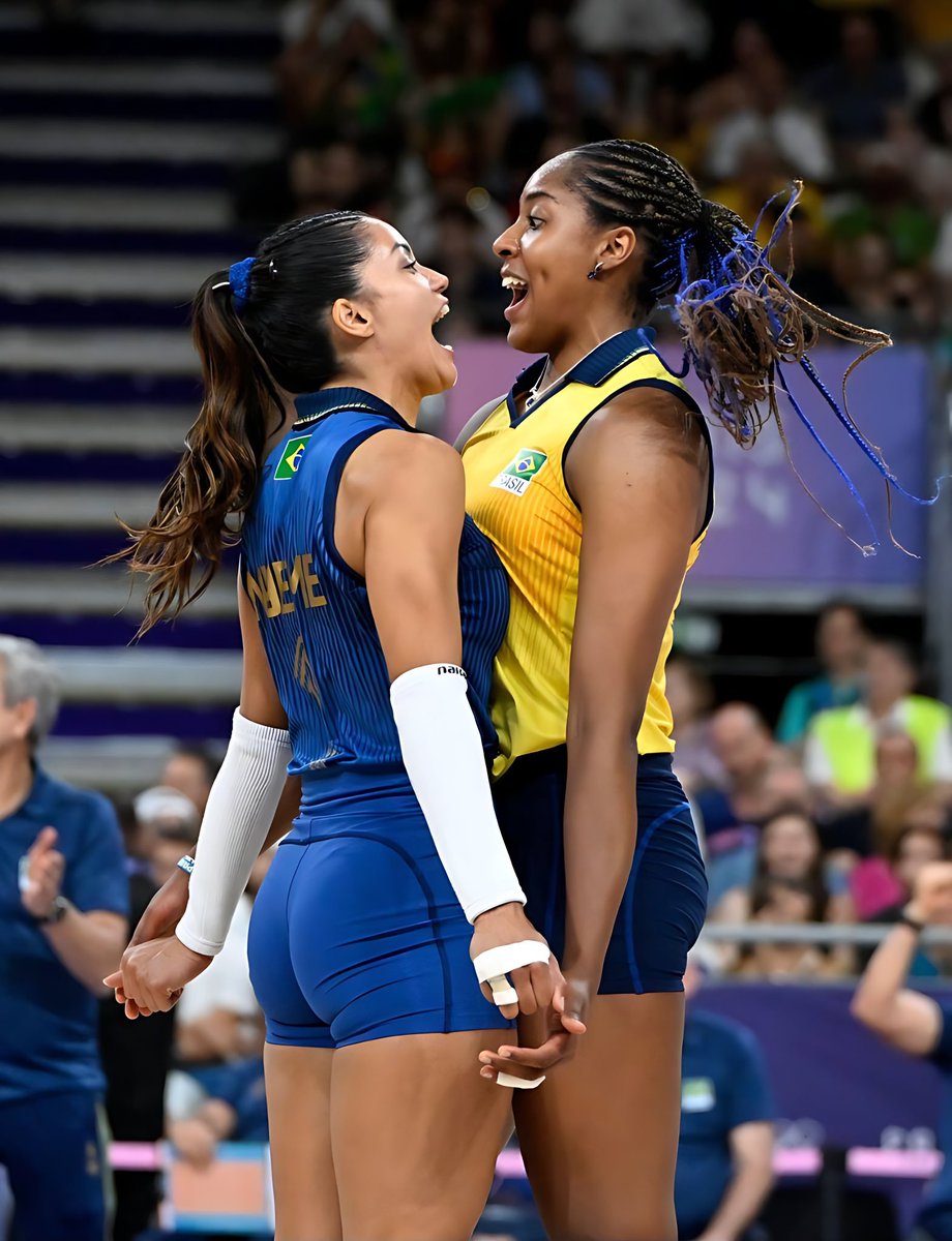 xcabellx's tweet photo. ana cristina entre em minha casa e coma o cu de toda a minha familia
 
#VoleiNoSporTV #VoleiNaGlobo Brasil x EUA https://t.co/sBpqQNEdOU
