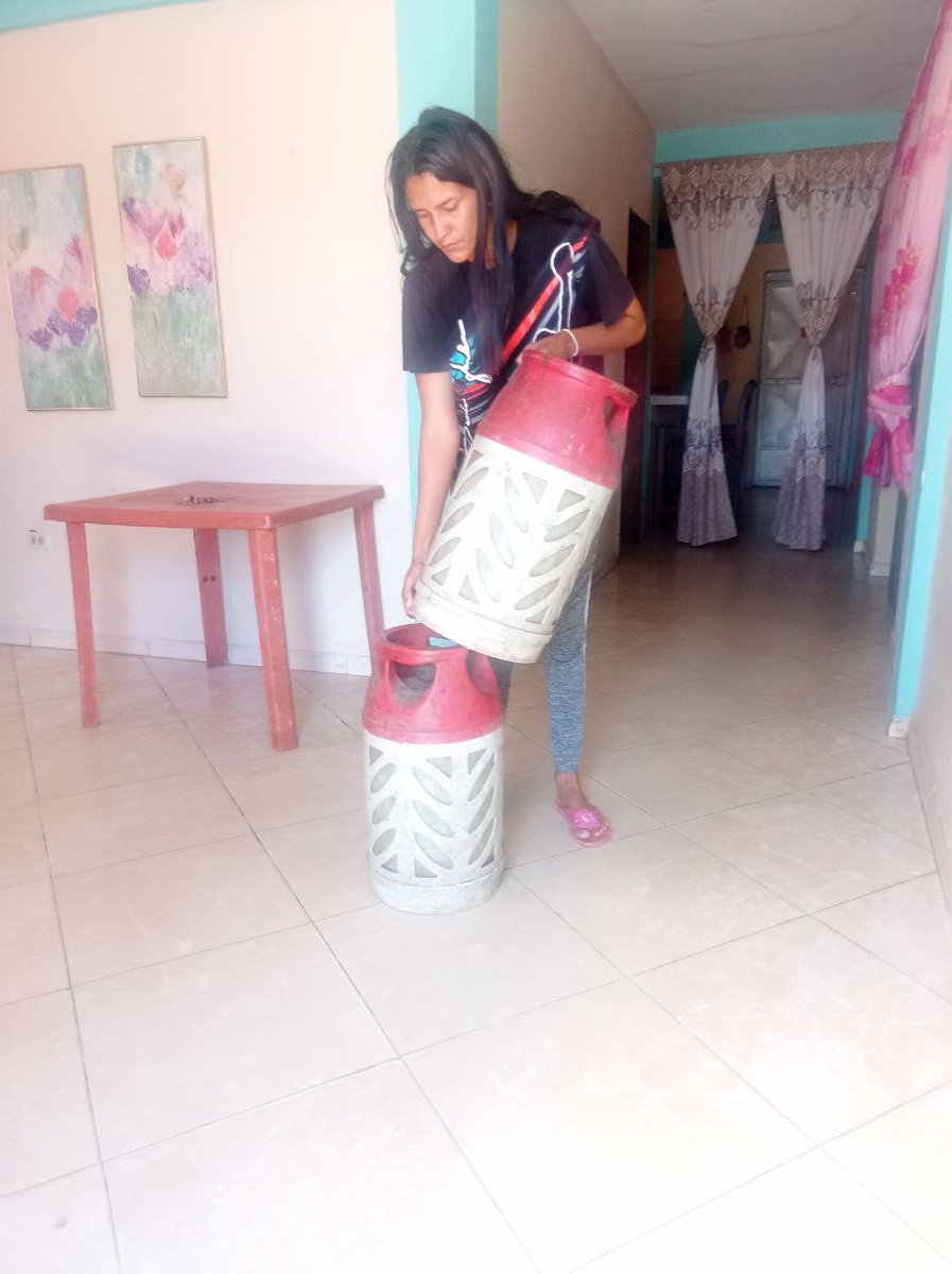 #Gómez | Gracias al Pdte. <a href="/NicolasMaduro/">Nicolás Maduro</a>, al enlace PSUVNE_ <a href="/Alessandrellove/">GIUSEPPE ALESSANDRELLO</a> y a nuestro alcalde <a href="/emiliorafael_/">Emilio R. Velásquez</a> Velásquez, fueron atendidas las Casa de Alimentación y CDI con gas doméstico

#PuebloSonrienteYEnPaz 🇻🇪
#SoyComunicadorClapNE
📦