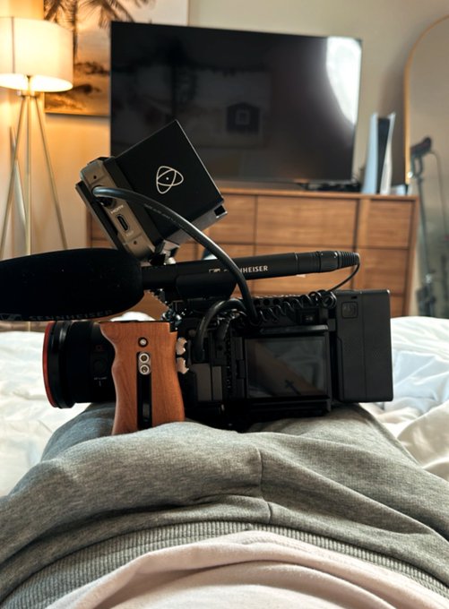 My camera setup is finally complete ? https://t.co/4hnCLAwuzK
