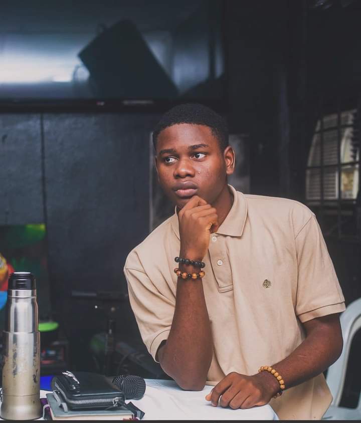 bensonakhigbe's tweet image. If you constantly watch the news and spend all your time on social media, you won't have abundant thoughts.
#abundancethoughts #socialmedia #differentthinking