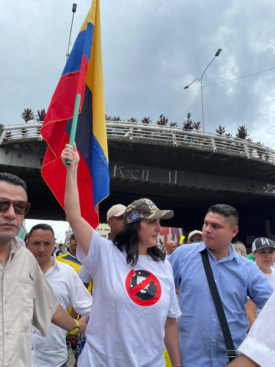 JUBILADOPATRIO1's tweet photo. @WRadioColombia #CabalPresidenta https://t.co/fMRk8wHZA5