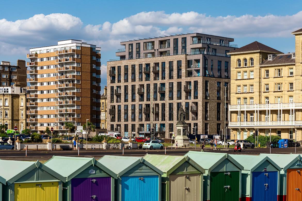Grand Avenue: Brighton and Hove’s Seafront Sanctuary. #Brighton #Hove #ukhousingmarket #ukhousing #ukpropertynews #seafront  <a href="/SH_NewHomes/">Southern Housing New Homes</a> english-living.com/0824-27/grand-…