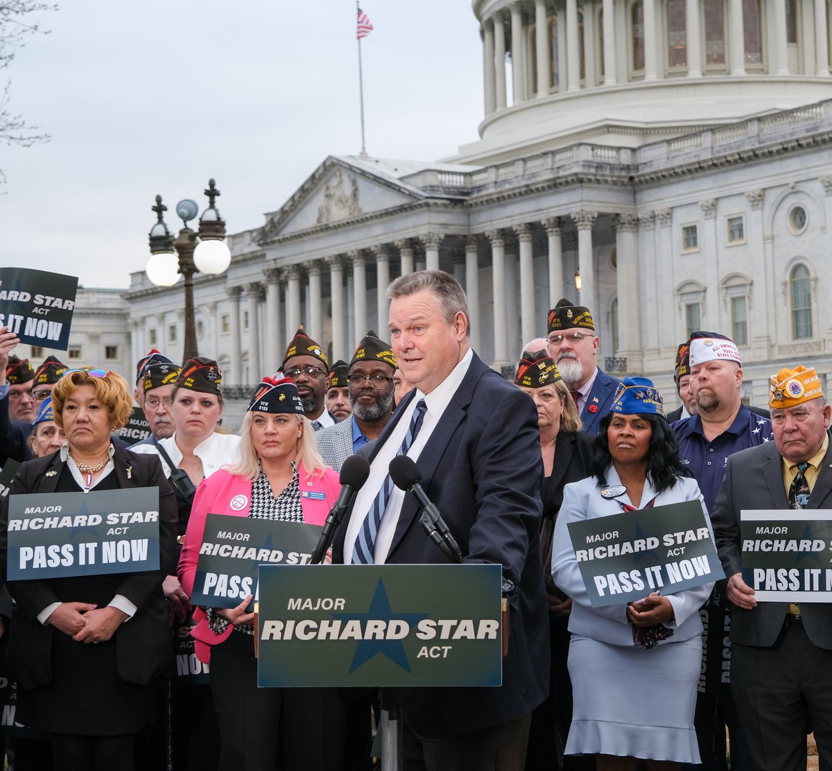 SVACDems's tweet photo. Chairman @SenatorTester’s Major Richard Star Act would fix an injustice affecting combat-injured veterans forced to retire before 20 years of service. It has more than 70 Senate cosponsors—and now it needs a vote.

Congress must get this bill over the finish line and make it law. https://t.co/ttCU7VUkoF