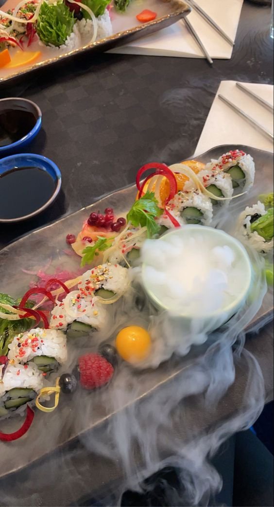 DylanBrown87575's tweet photo. 🍣 Enjoying sushi with a view of the crystal-clear water. The perfect mid-day treat! 🌟 #SushiLover #TravelAndTaste #HawaiiEats #ScenicLunch https://t.co/5SQ7xxJVfq