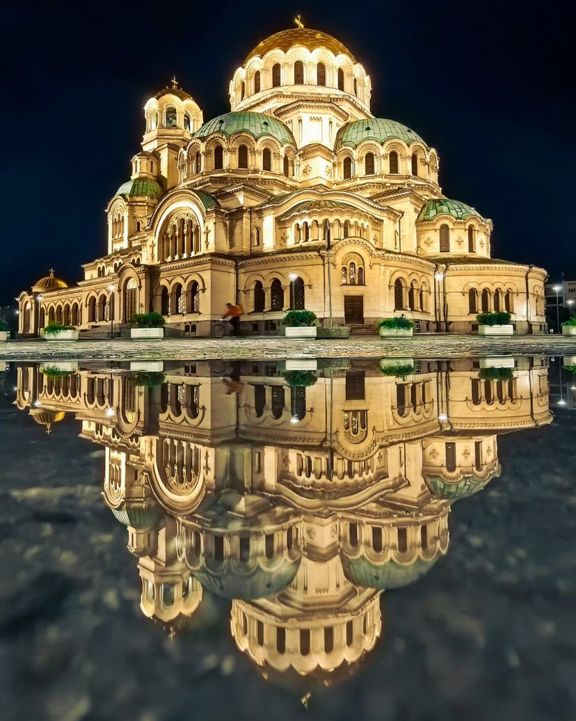 Sofia, Bulgaria 🇧🇬 
📸:<a href="/of_sketches/">Sketches of Balkans</a>