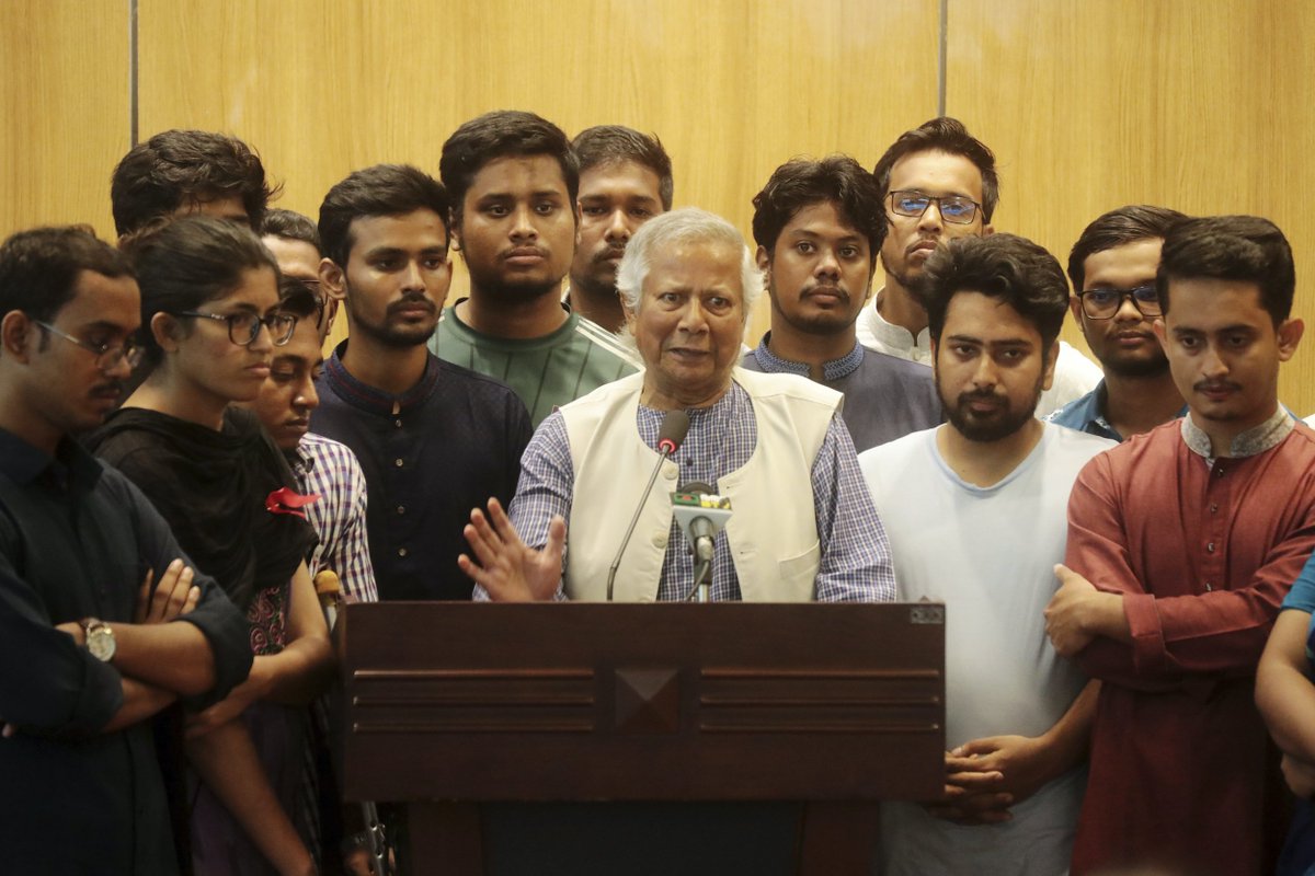 WorldTimesWT's tweet photo. Nobel laureate Muhammad Yunus sworn in as head of 17-member transitional government in Bangladesh https://t.co/hjHIWWSQ6Z