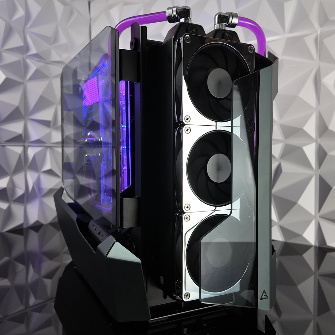 forzapc31's tweet photo. Notre dernier chef-d'œuvre : un PC watercooling custom dans un boîtier unique. Un vrai plaisir de monter des machines aussi originales ! Merci à @AlphacoolFR pour le matos de qualité. 👌
#ForzaPC #Watercooling #CustomPC #PCGaming #GamingSetup #GamerLife https://t.co/3Eh04ChFA8