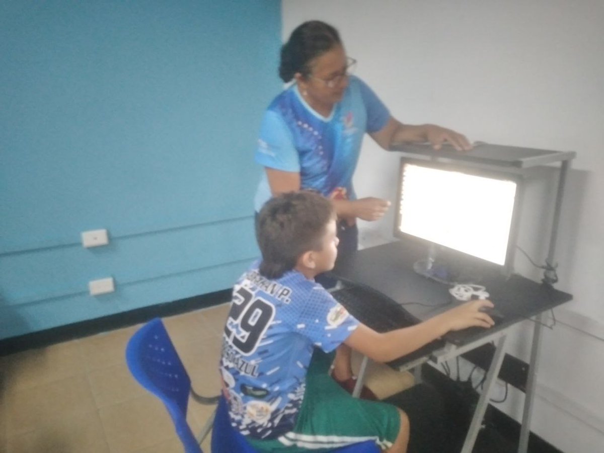 Desde el Infocentro Comunal San Silvestre Activos con el  Semilleros Científicos con taller de Robótica Educativa virtual a través de la plataforma Tinkercad a niños de la Comunidad. 

Somos #CienciaParaLaVida
#PuebloSonrienteYEnPaz