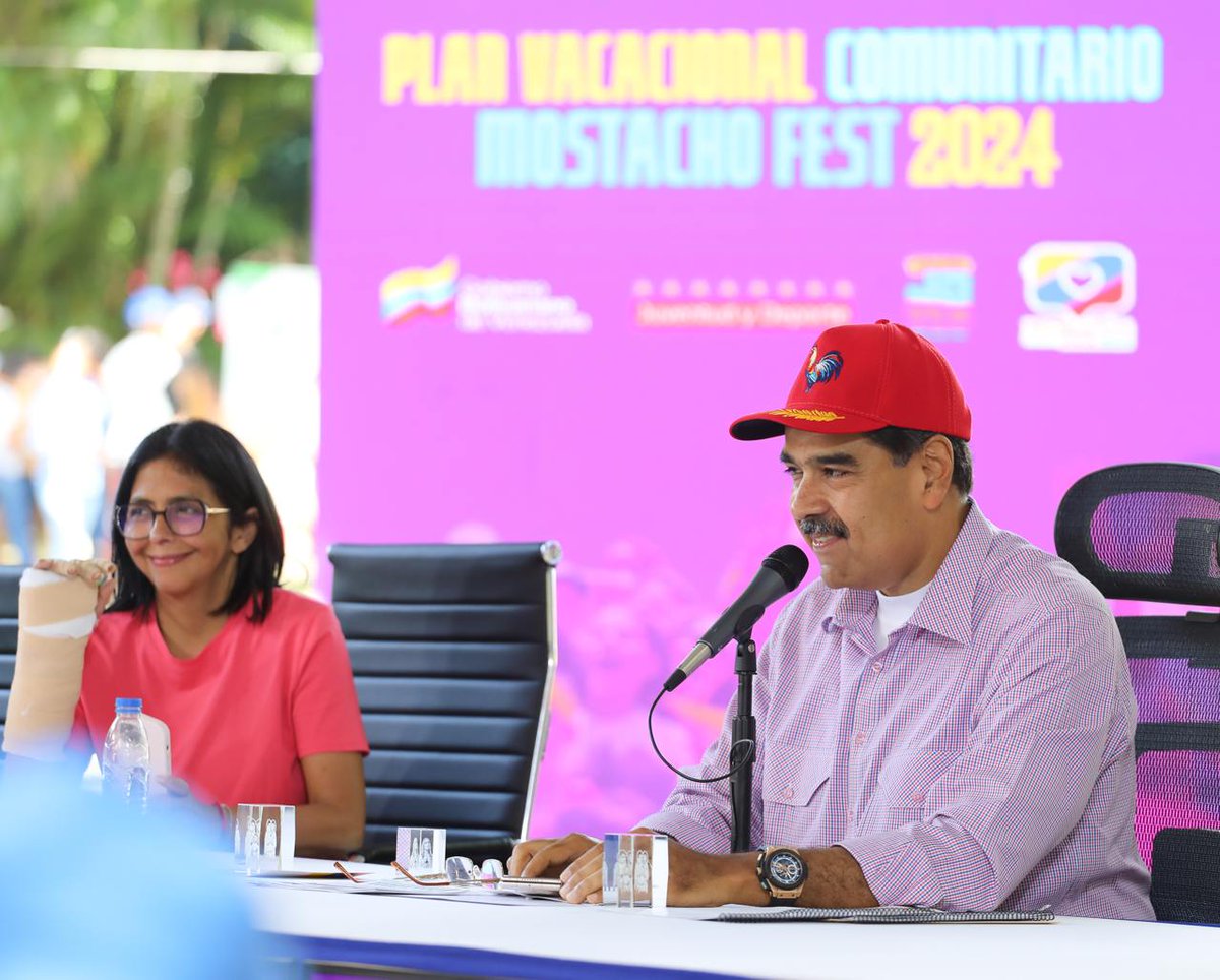 #Entérate📰Desde el Parque Recreacional Vinicio Adames, estado Miranda, el Mandatario <a href="/NicolasMaduro/">Nicolás Maduro</a> felicitó a la presidenta del Instituto Nacional de Parques (Inparques), Rosinés Chávez, por el óptimo desempeño y mantener en primer nivel el Sistema de Parques Nacionales.