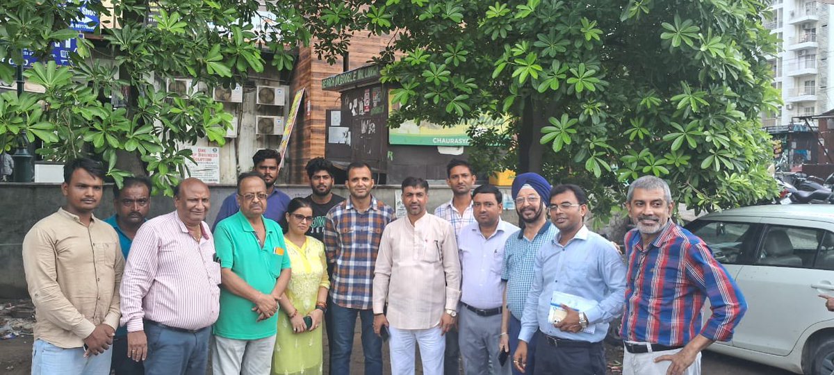 आज <a href="/SandeepBjpGBN/">Sandeep Sharma</a> ने <a href="/OfficialGNIDA/">Greater Noida Industrial Development Authority</a> के अधिकारियो के साथ गौर सिटी के निवासियों की समस्याओ को सुना व जल्द उनके समाधान का आश्वाशन दिया | संदीप जी क्षेत्र के निवासियों की समस्याओ के निवारण के निरंतर प्रयास के लिए आपका आभार <a href="/dr_maheshsharma/">Dr. Mahesh Sharma</a> <a href="/LokeshTyagiGBN/">Lokesh Tyagi</a> <a href="/jitendra4sharma/">Jitendra Sharma</a>
<a href="/iashishgbn/">Ashish Dubey 🇮🇳</a>