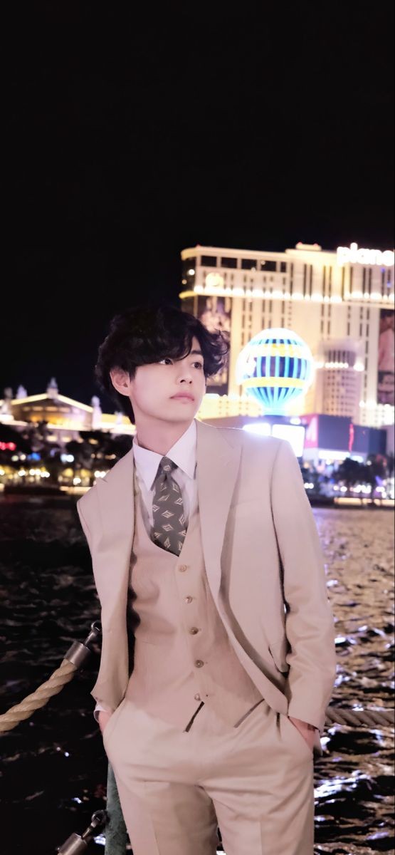 What a beautiful, yet solemnly quiet evening tonight is.