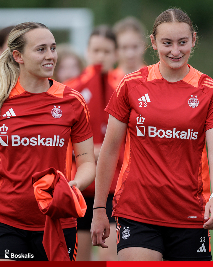 AberdeenWomen's tweet photo. 🤜🤛

@noble_niamh | @aimee_black_ https://t.co/zHOuYn2I3n