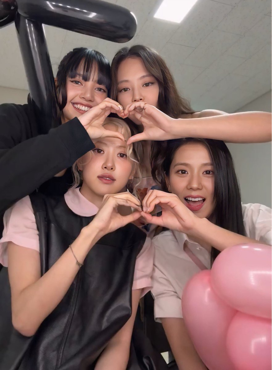 caliii11111's tweet photo. HAPPYYY 8TH ANNIVERSARY BLACKPINKK!!!!! I LOVEE YOUU ALL!!!!!🩷🩷🩷🩷

08- 08 (8TH) https://t.co/nTH9Kj1Cfe