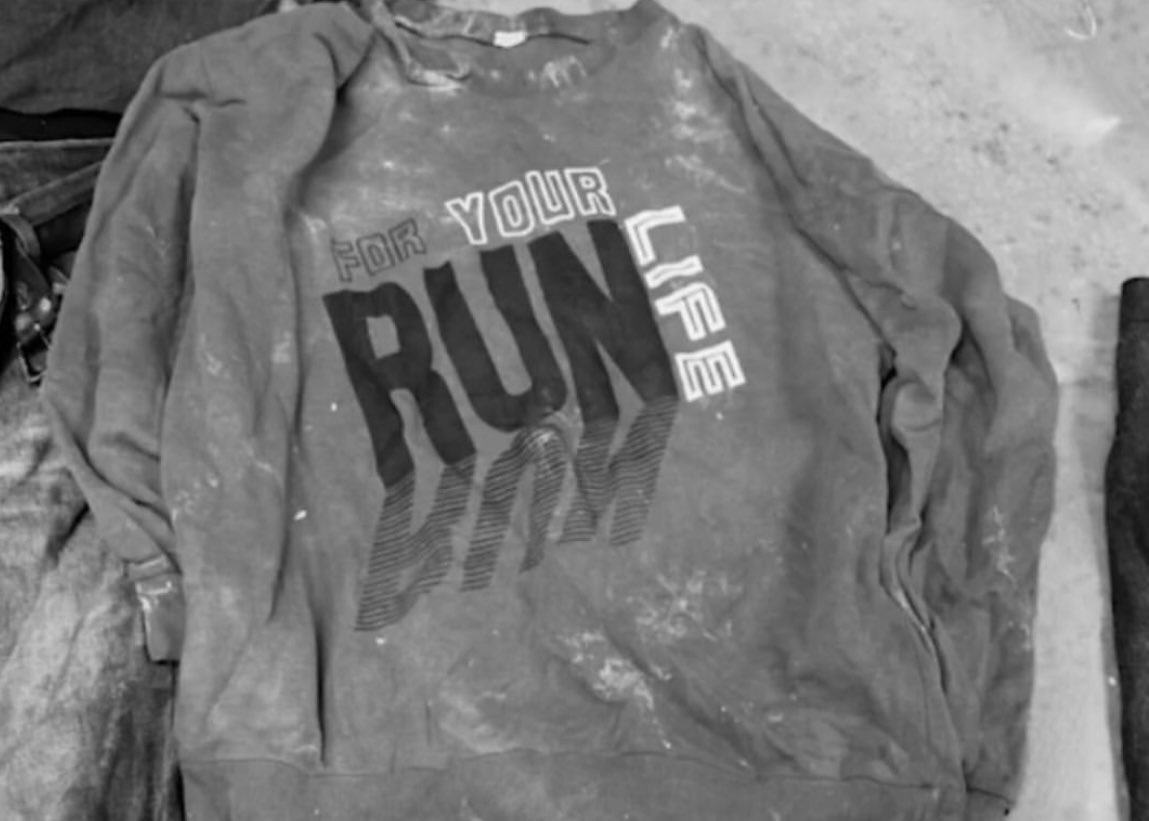 illyrenis's tweet photo. "Run for your life".
A sweater of an Albanian boy, found together with his body in a mass grave in northern Serbia. https://t.co/jgQOLtZZLu