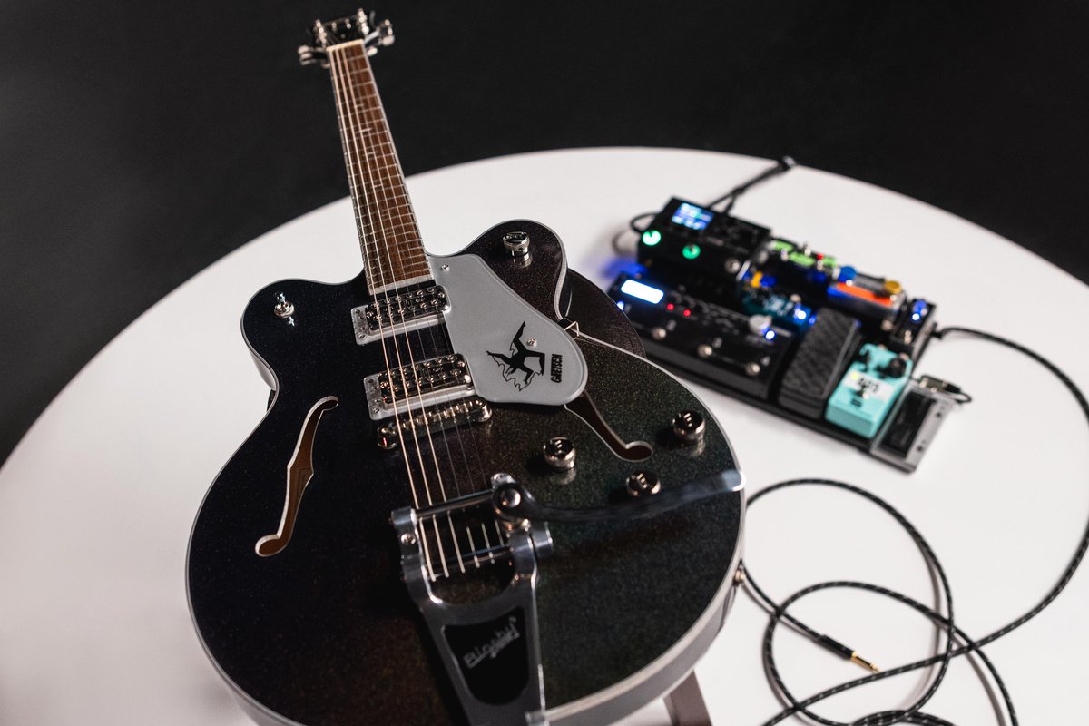 Hit the stage with confidence with John Gourley's signature Broadkaster! Featuring exclusive artwork by renowned artist Cleon Peterson, adding a unique and distinctive aesthetic vibe. 🖼️🎸 Learn more here: bit.ly/46CD4hc