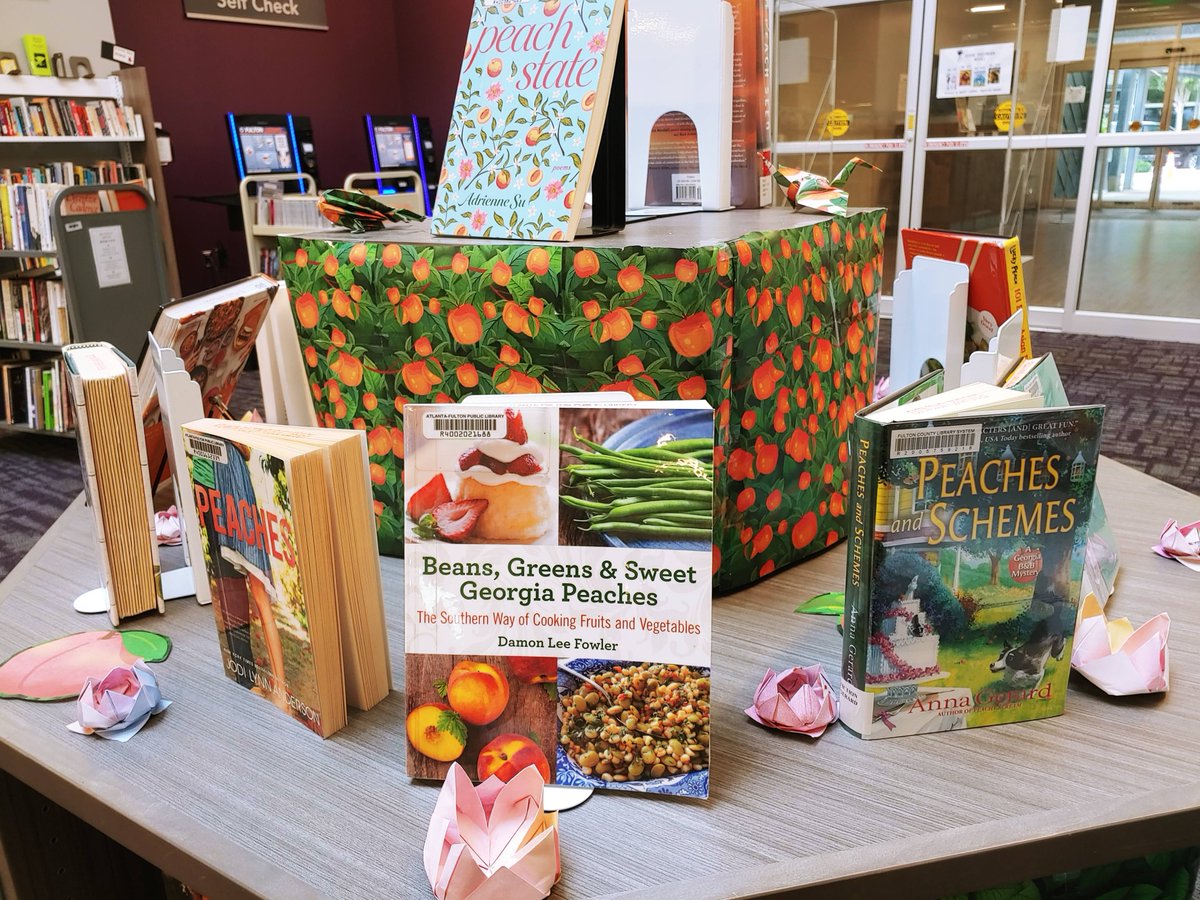 fulcolibrary's tweet photo. It's National Peach Month, and this August, the Buckhead Library is celebrating by offering a delicious peach display for everyone to enjoy. Check it out all month long!

#Fulcolibrary #nationalpeachmonth #georgiapeach #fulcoreads #bookdisplay #buckhead #atlanta https://t.co/Y10s9OA7du