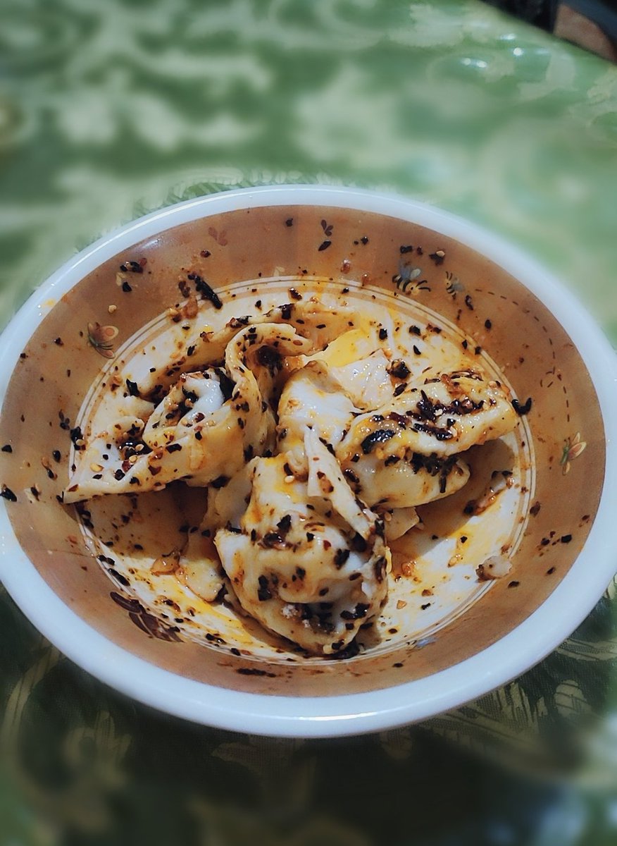 CandyqueenMaria's tweet photo. Nothing special just chill oil chicken dumplings for dinner yumm. Homade pangsit wonton pake chilli oil enak bgt spicy nagih Dan enak juga di buat cemilan rumahan... ๐คค๐
๐ฅ๐ฅ๐ฅข#chilioildumplings #wonton #homade #dinner #taste #foodie #chickendumplings #pangsitayam #taste #spicy https://t.co/mAvzhvUysp