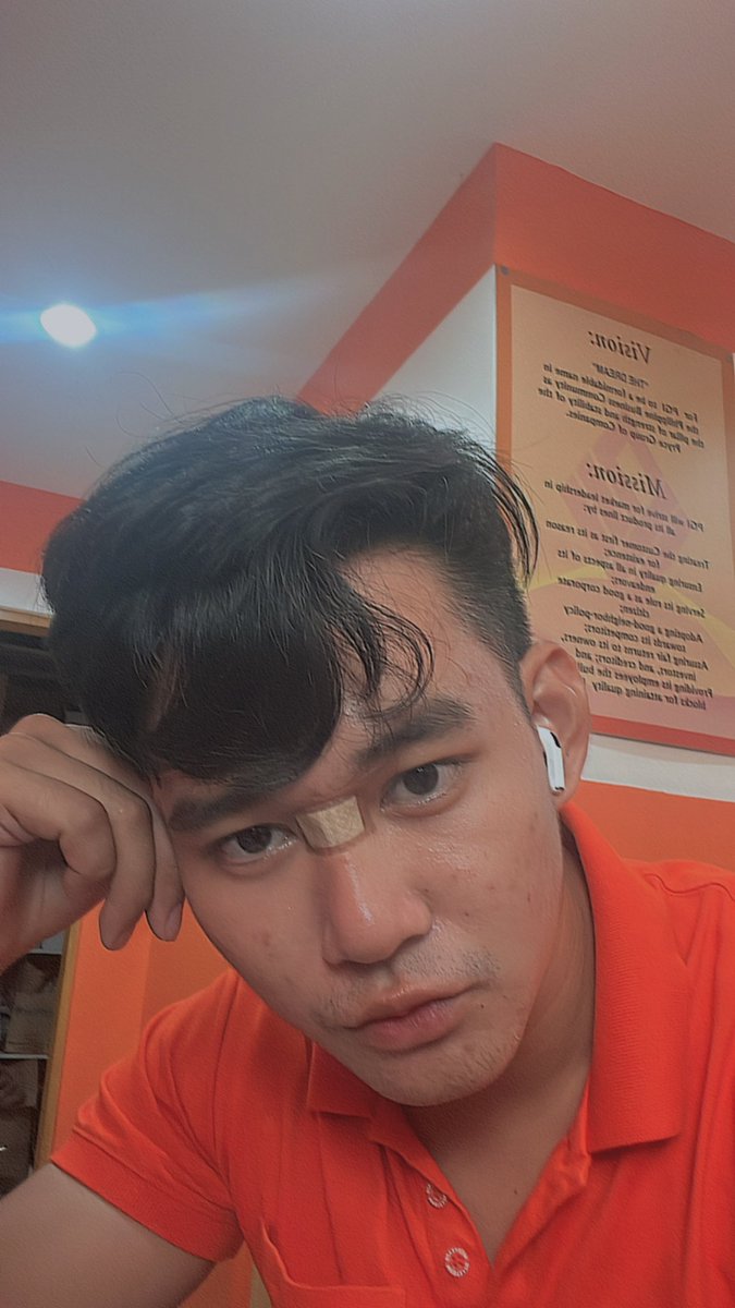 Sinong tanga nakalmot sarili 💀