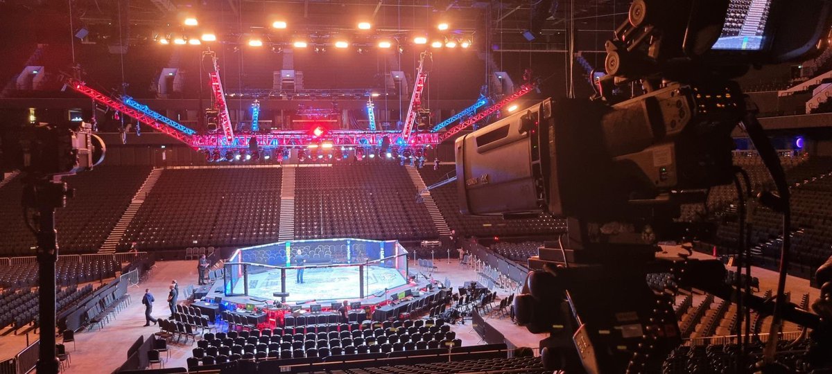 A look back at our trip to Manchester last month to cover UFC 304. We supplied UHD4 &amp; 5 for one of the first live television broadcasts from the Co-op Live Arena.  #timelinetv

📸 Photo Credit: @AH_Jodie