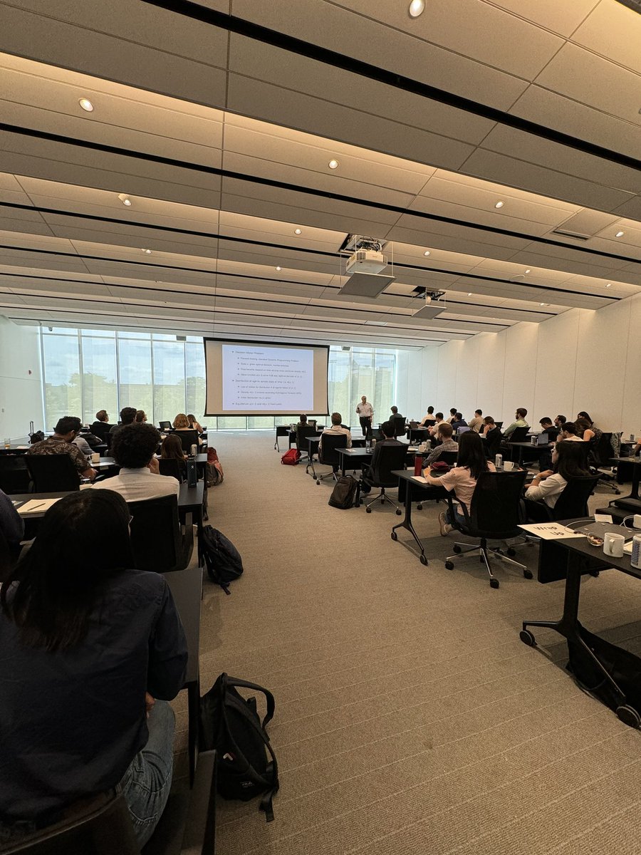 MFRProgram's tweet image. The final presenter of our Summer Session for Young Scholars program is Fernando Alvarez (UChicago) who is presenting his research on “Mean Field Games in Macroeconomics” #meanfieldgames #macroeconomics #EconTwitter