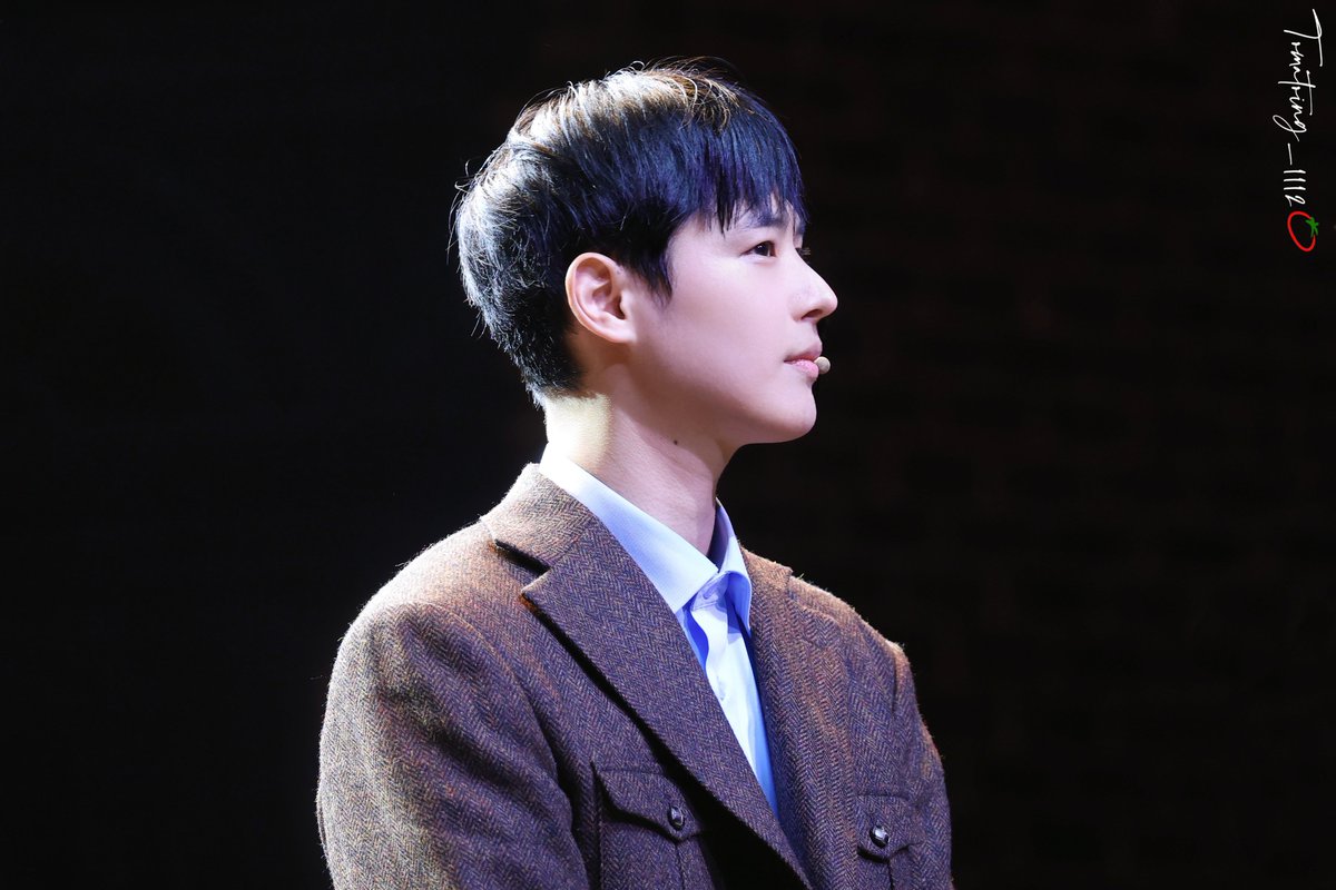 tomatoing_1112's tweet photo. 240808 뮤지컬스파이 첫공 무대인사 HQ

항상 멋진 모습을 보여줘서 내가 더 고마워🫶🏻

#최병찬 #병찬 #뮤지컬스파이 https://t.co/TvZ7c1lJkY