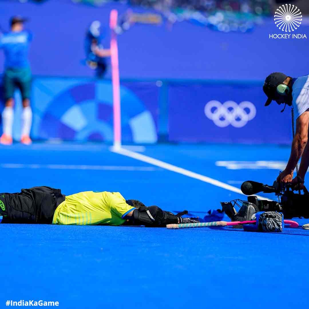 TheHockeyIndia's tweet photo. In a thrilling encounter, the Indian hockey team demonstrated remarkable resilience against Spain. Although India dominated the circle with nine penetrations in the first quarter, they couldn’t break through. Spain took the lead early in the second quarter with a penalty stroke by Marc Miralles, but India's defense, anchored by Amit Rohidas, kept Spain from extending their lead.

With seconds left in the first half, Harmanpreet Singh scored a crucial penalty corner, leveling the score and further establishing himself as the tournament's top scorer. He added another goal after the break, putting India ahead. Despite a disallowed Spanish goal and relentless pressure from Spain, India's defense held firm.

In the final moments, PR Sreejesh, in his last international match, made two vital saves to secure India's narrow win. The match was a testament to India's grit and determination, leaving a lasting impression with their dramatic victory.

Full-Time:
India 🇮🇳 2️⃣ - 1️⃣ 🇪🇸 Spain

#Hockey #HockeyIndia #IndiaKaGame #WinItForSreejesh #Paris2024 #INDvsESP

@CMO_Odisha @IndiaSports @Media_SAI
@sports_odisha @Limca_Official @CocaCola @FIH_Hockey
