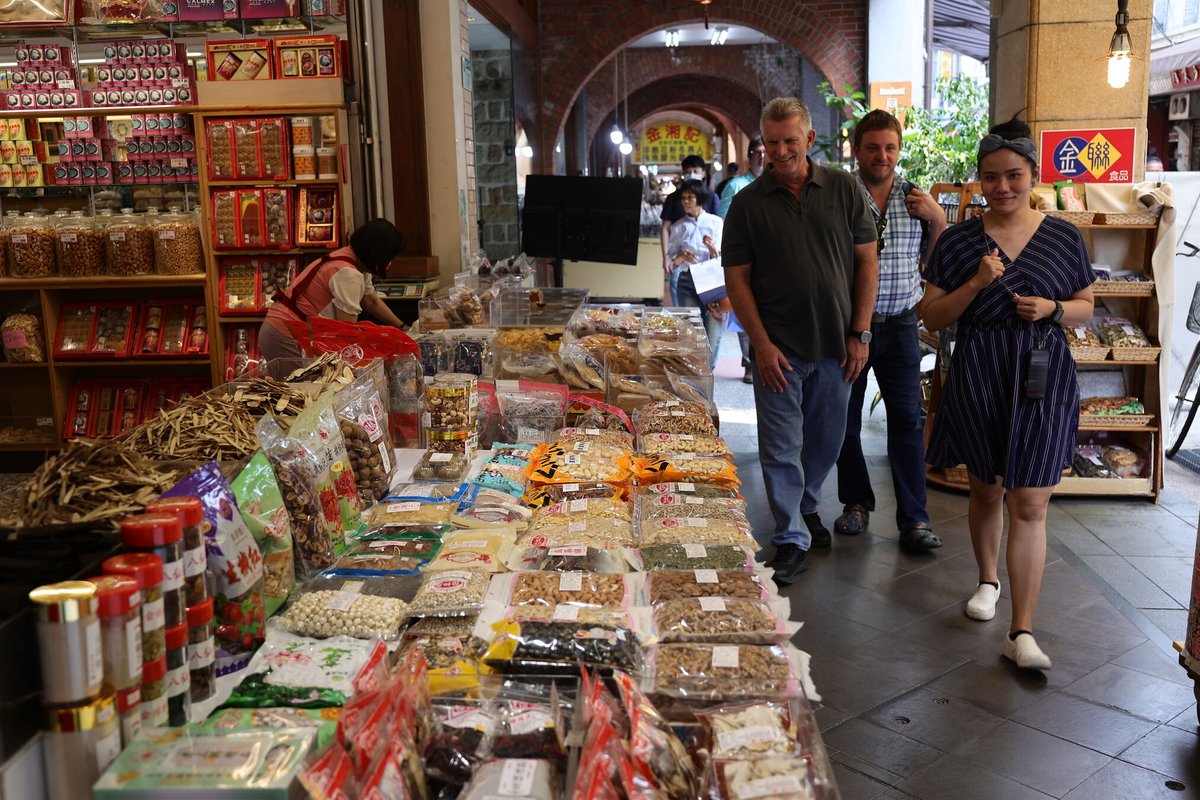 ColombiaTaiwan's tweet photo. #Taipéi elegida como el mejor destino de ocio en Asia por la revista
@GTmag
#taipeitravel #taiwantravel #funtaipei https://t.co/gfJOVddoXX https://t.co/8sN0iNdBFQ