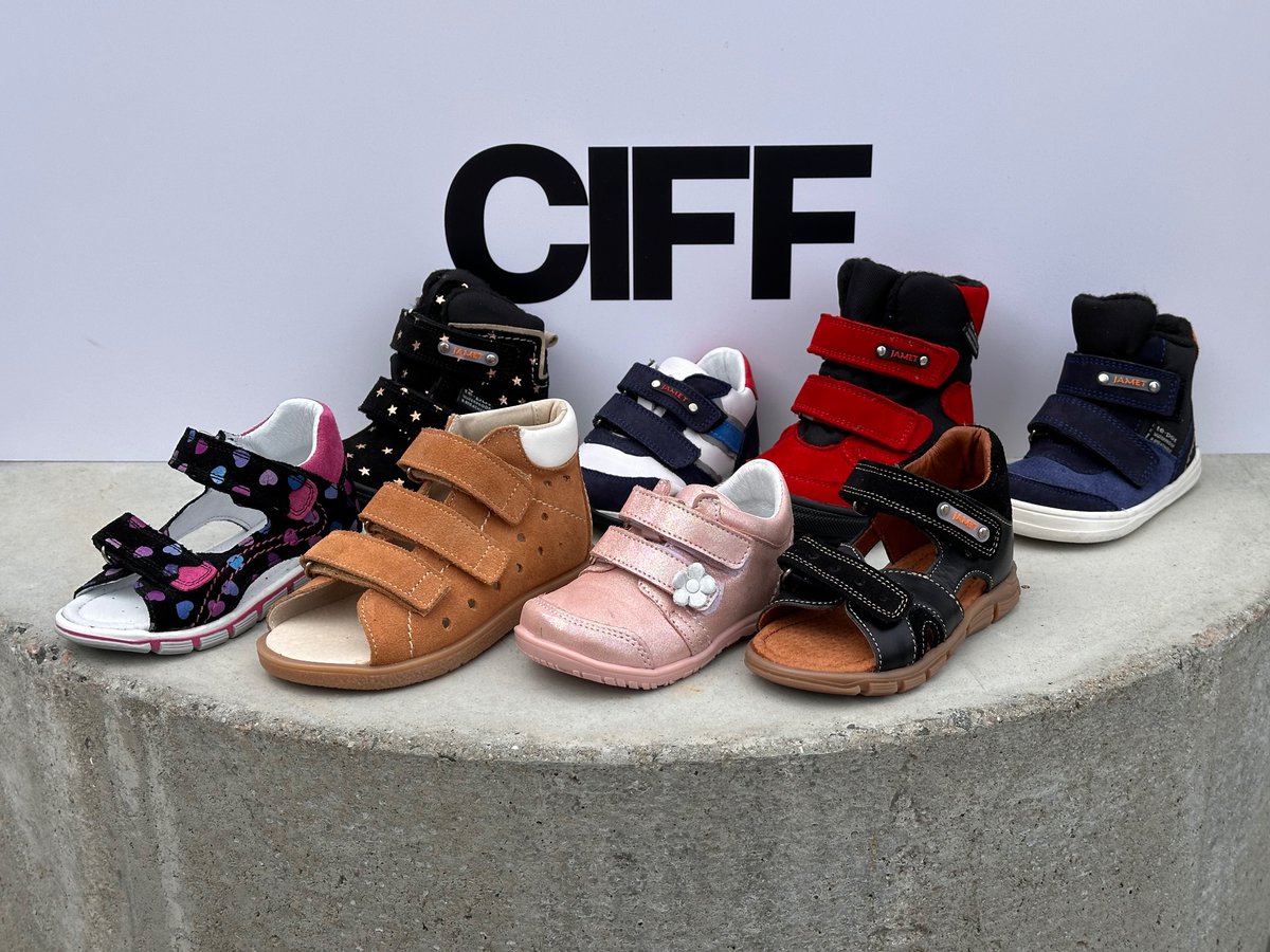 🇵🇱JAMET producerer børnesko af høj kvalitet. 

🥾25 års erfaring, bedst polsk læder og ekstra støtte til fødderne giver både børnene og forældrene tilfredshedsgaranti.