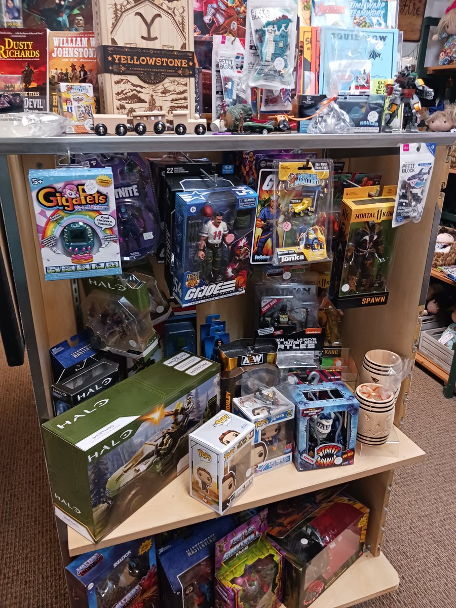 tuggswingpuck's tweet photo. Kerri's Co-op
345 main st. Salinas Ca.

Tue thru Fri. 10 a.m - 5:30 p.m
Sat 9 a.m - 3 p.m

Rippaverses "Gooding" is checking out the Barrel Jacks and their light packs. https://t.co/RyjUcadRSv