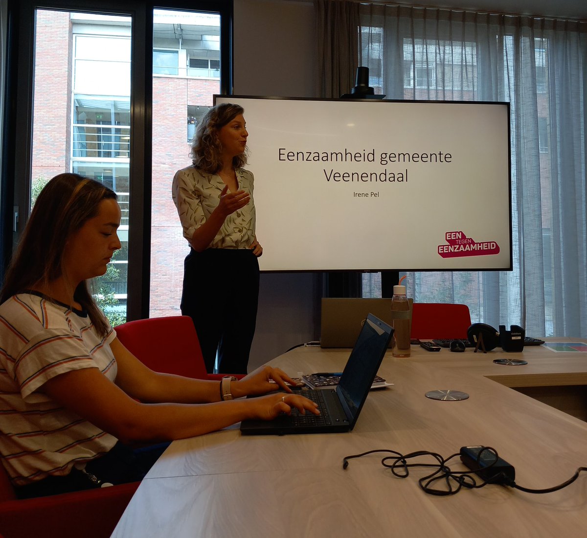 Samen optrekken en plannen maken om in de Week tegen Eenzaamheid reuring te maken over: 'Hoe maak jij eenzaamheid bespreekbaar?'. 
26 september t/m 2 oktober 2024 - #weektegeneenzaamheid #ééntegeneenzaamheid #veenendaal 

<a href="/gemVeenendaal/">gemeente Veenendaal</a>
<a href="/VeensWelzijn/">Veens</a>