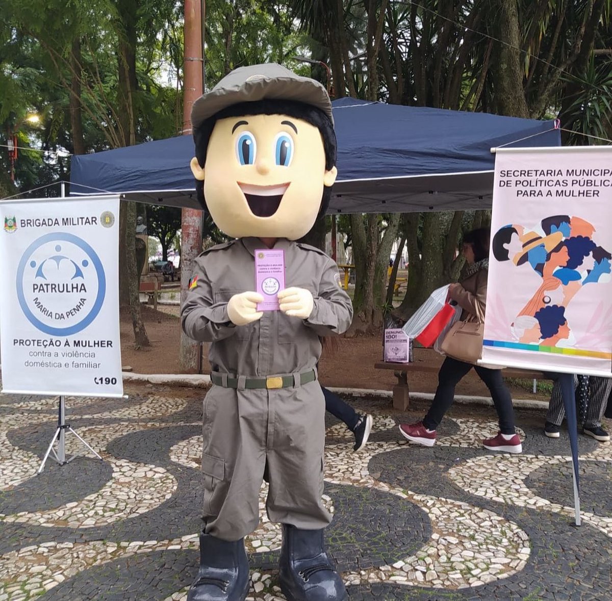 Bage_agora's tweet photo. A Brigada Militar de Bagé está promovendo ações no âmbito da Operação Shamar, lançada pela Secretaria de Operações Integradas do Ministério da Justiça e Segurança, com o objetivo de combater a violência doméstica e familiar contra a mulher, bem como o feminicídio.
#policia https://t.co/r6gkEezAhk