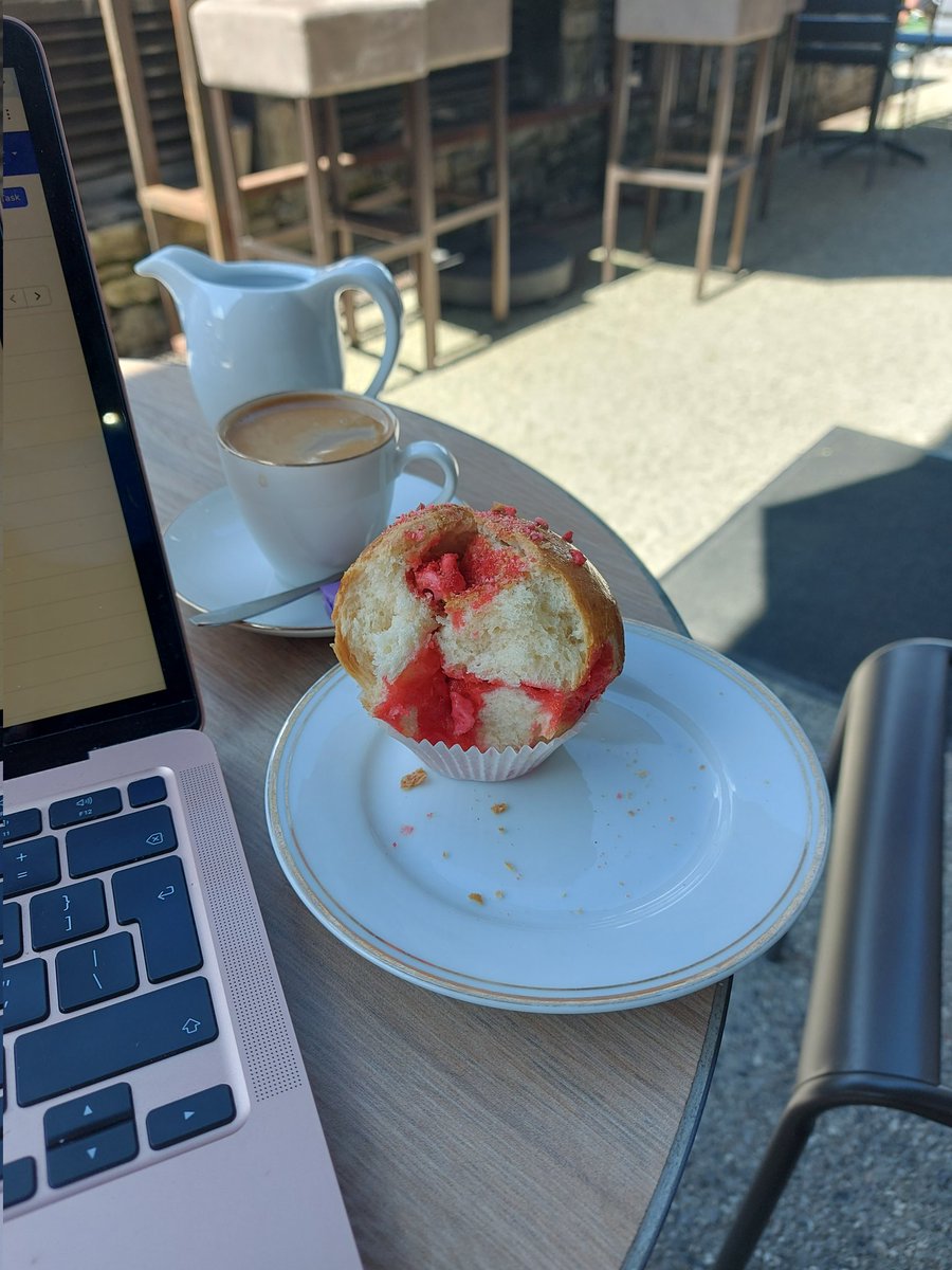 Fox_VAs's tweet photo. Another cafe work day. This time, it was a red berry brioche! 😋 https://t.co/A5MD0RzT0s