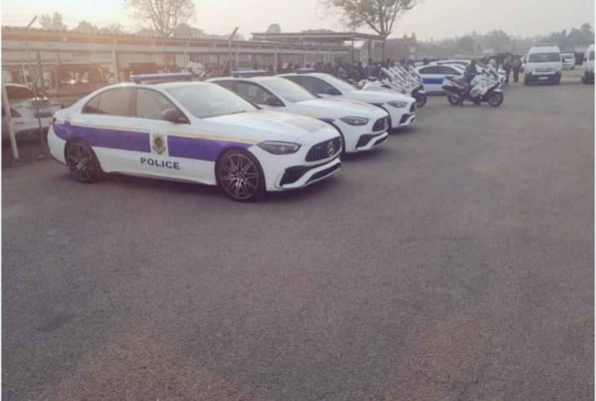 advocatemahere's tweet photo. 🟣Dear @nickmangwana, 

Who was given the tender to procure these new Mercedes police cars? How much did each one cost? We want to see something.

We need new leaders.🇿🇼 https://t.co/feRAz5gQZ0