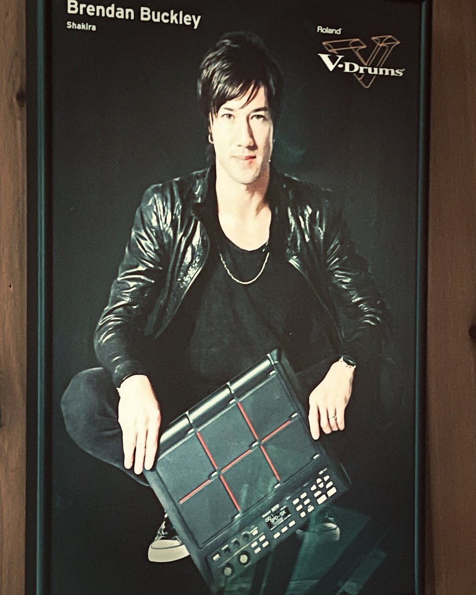 BrendanDrums's tweet photo. #tbt … flashback to 2010.
#posterboy #roland #spdsx
@RolandGlobal @igorlen https://t.co/LlfjZRN3xt